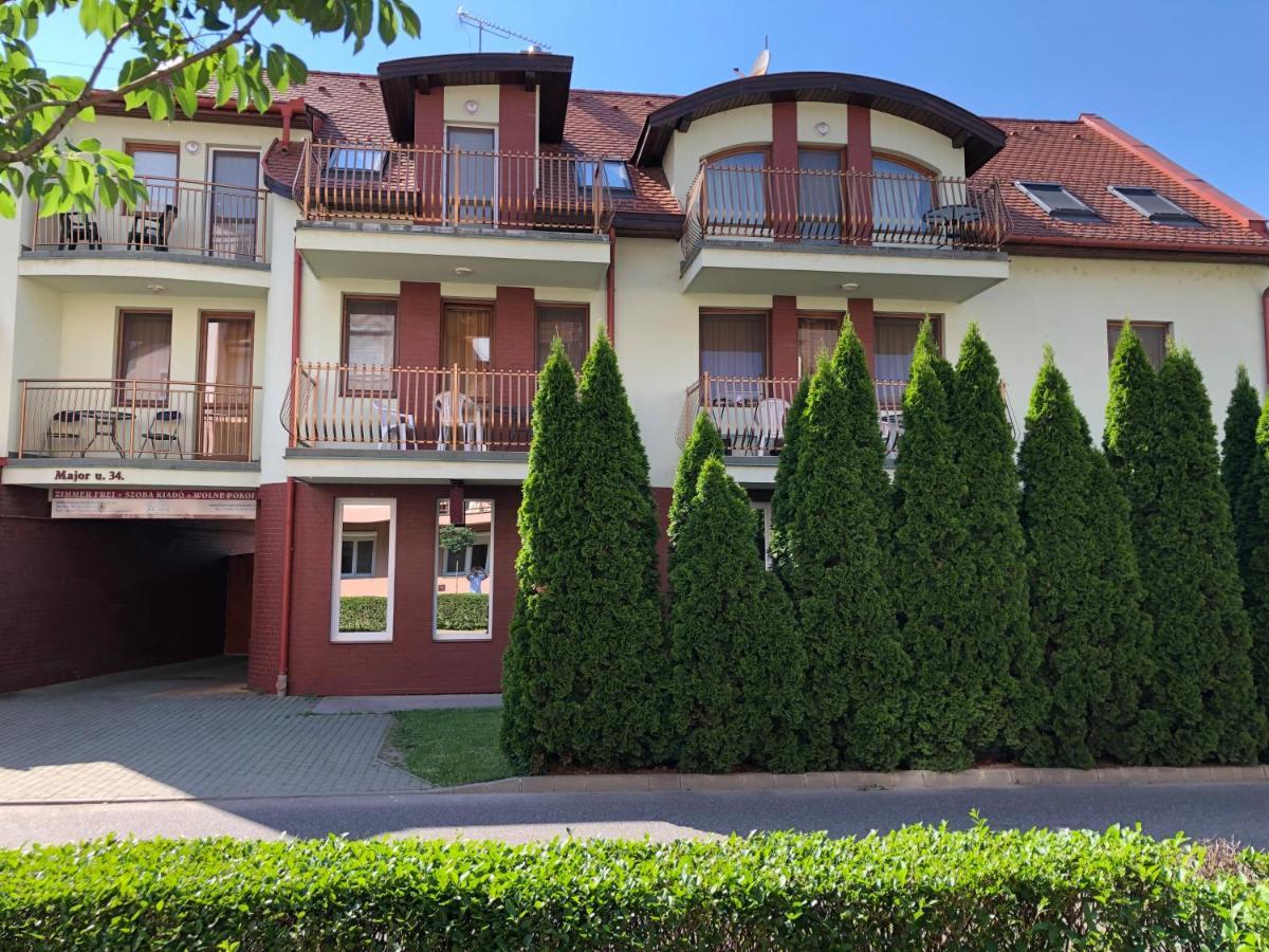 Major Panzio Es Etterem Bed & Breakfast ไฮจ์ดุสโซบอสโล ภายนอก รูปภาพ