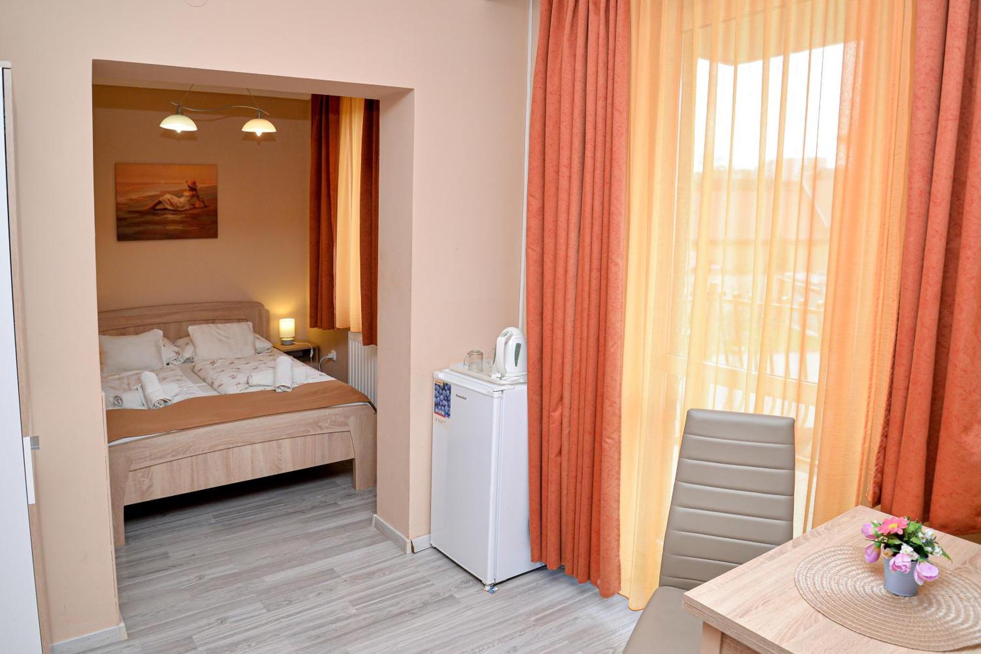 Major Panzio Es Etterem Bed & Breakfast ไฮจ์ดุสโซบอสโล ภายนอก รูปภาพ